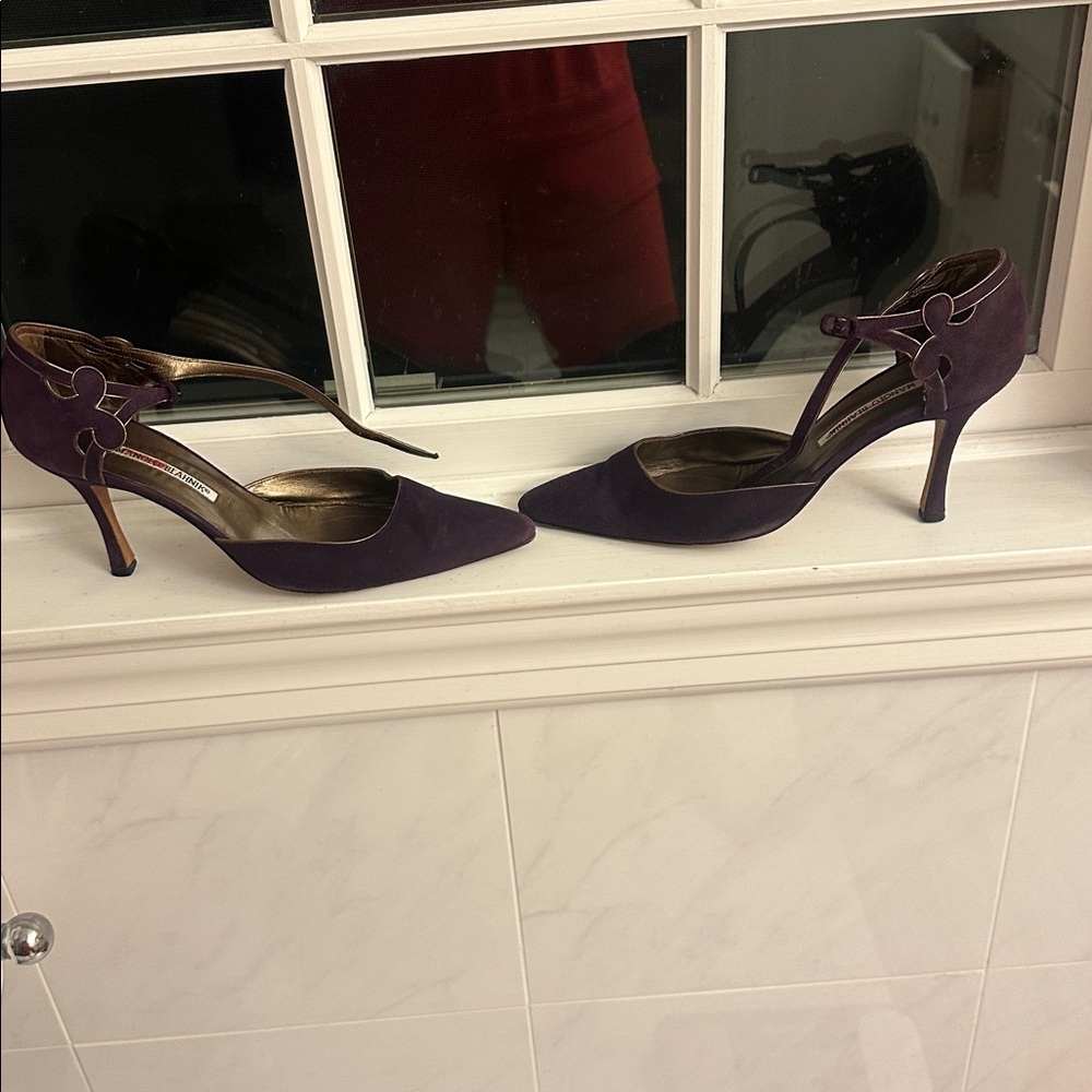 Manolo Blahnik Dark Purple suede gold edges strap detail Euc Heels $585 39 9 - Picture 13 of 16